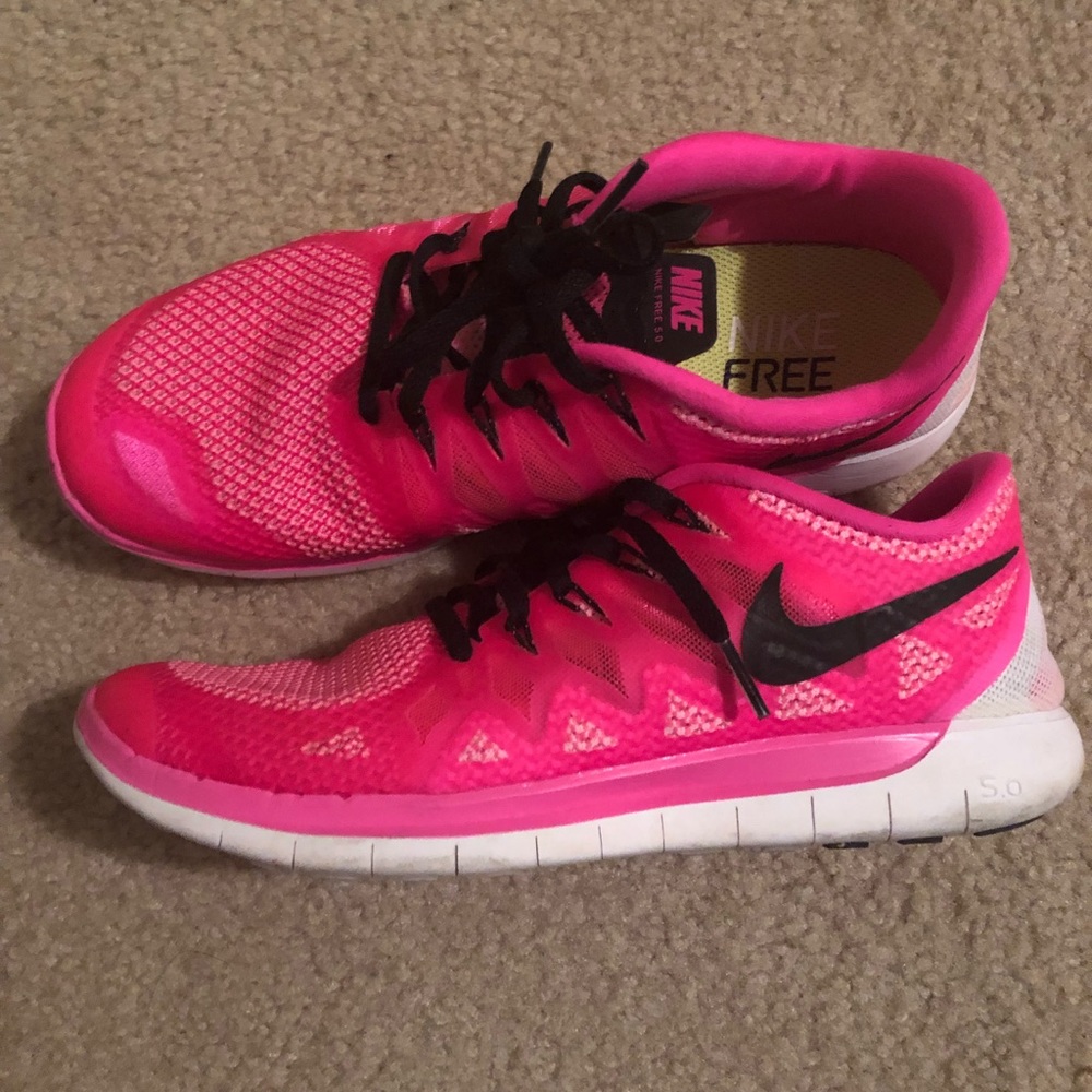 Nike Women’s Free RN Pink Black Running Sneakers
